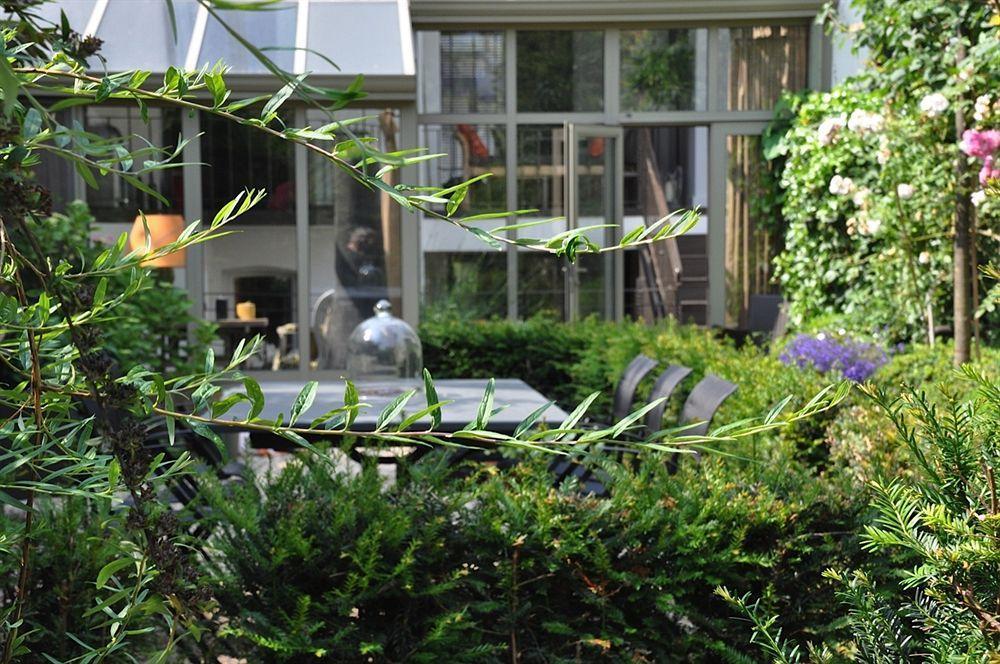 B&B Un Jardin En Ville Saint-Gilles Exteriör bild
